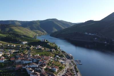 Douro Valley Tour & Hop-off Hop-On Porto & Cruise Douro River