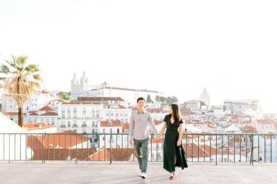 120 Minute Private Vacation Photography Session with Local Photographer in Lisbon