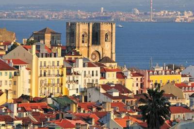 Lisbon sightseeing city tour small group