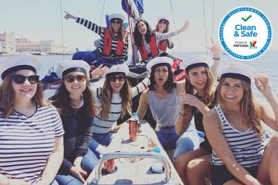 2 Hours Private Sailing Tour in Lisbon