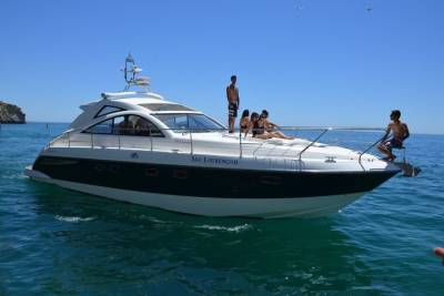 Luxury Yacht Rental Fairline Targa