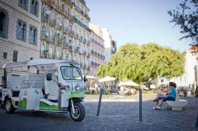 Lisbon: 1.5-Hours Private Old Town and City Center by Electric Tuk Tour