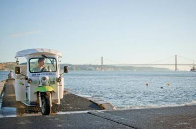 Lisbon: 2-Hour Go West to Belém Tour on an Private Electric Tuk Tuk
