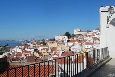 Tuk Tuk Costum Tour Lisbon - 1H30