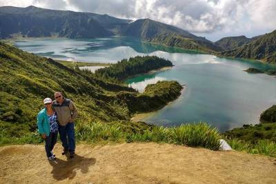 HD Van Tour Lagoa do Fogo