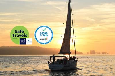 Lisbon Best Sunset Sailing Cruise - 2h Small Group Tour, with a Drink Included