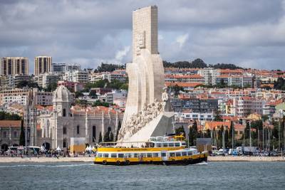 Lisbon Yellow Boat River Hop-On Hop-Off Tour