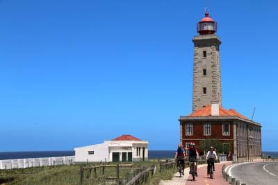 Private 8-Day Self-Guided Bike Tour from Porto to Obidos