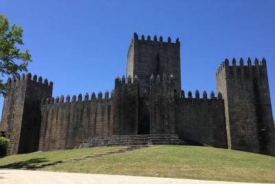 Braga and Guimarães Historical and Cultural Tour from Porto