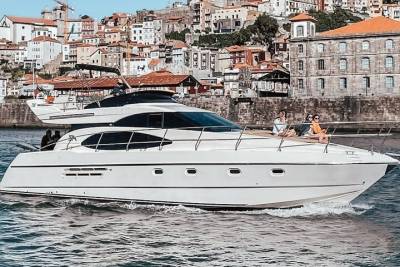 Douro Private Tour 2H - BRIDGES EXPERIENCE - Private Yacht on the Douro River