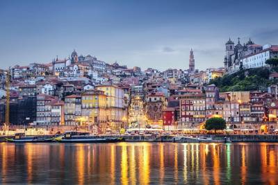 Porto to Lisbon with stops in 3 cities (Aveiro, Nazaré or Fátima and Óbidos)