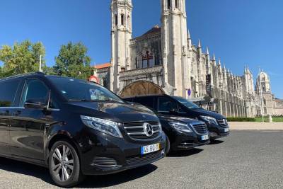 Porto to/from Lisbon with stops in 3 cities (Aveiro, Coimbra and Óbidos)