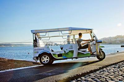 Lisbon: Half Day Sightseeing Tour on a Private Electric Tuk Tuk