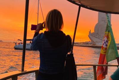 Sunset Lisbon| Classic Boat Cruise with Gin Tonic