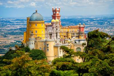 Full-Day Lisbon Riviera Group Tour with Sintra and Cape Roca