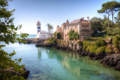 Discover Cascais`s hidden gems on our walking tour