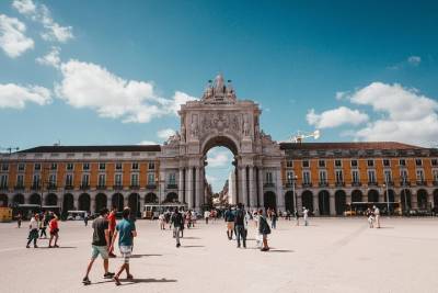 Discover Lisbon in 60 Minutes with a Local