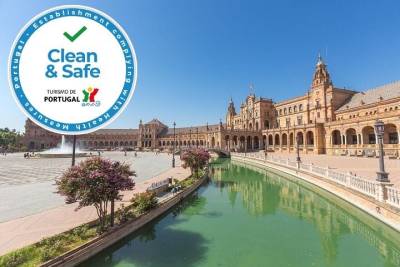 Seville Tour & Shopping - Day Trip from the Algarve