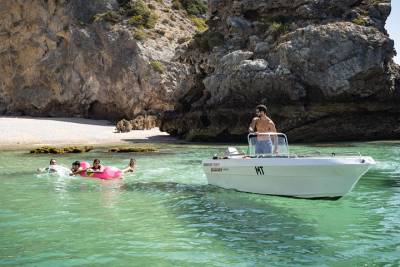Epic Private Boat Trip to Arrábida - Full Day!