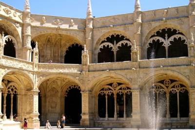 Private Belém walking tour: Jerónimos Monastery, Belem Tower and River Cruise