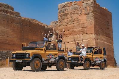 Algarve Half-Day Private Outdoors Tour by Jeep