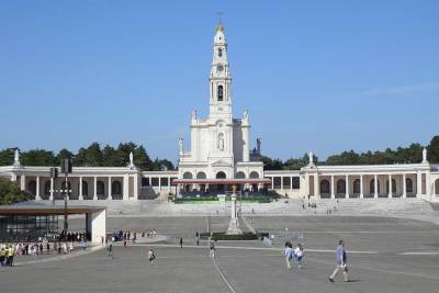 Private Tour - Fátima, Nazaré and Óbidos