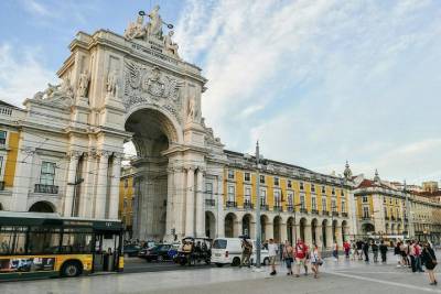 Private Lisbon Historical and Cultural Walking Tour with Local Private Guide