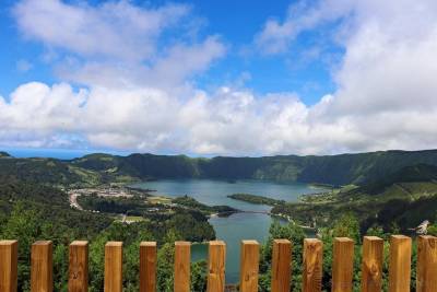 Sete Cidades by Van (half day)