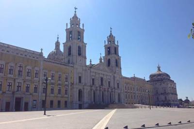 Royal Tour of Palaces from Lisbon