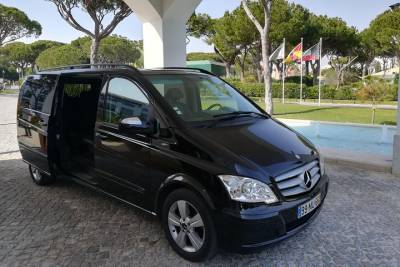 Private Transfer from Faro Airport to Carvoeiro (1-4 pax)
