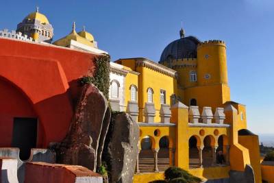 Lisbon to Sintra Small-Group Tour with Pena Palace and Convent of the Capuchos