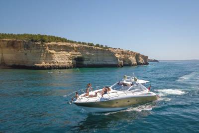 Private Coastline and Dolphins Yacht Cruise from Albufeira