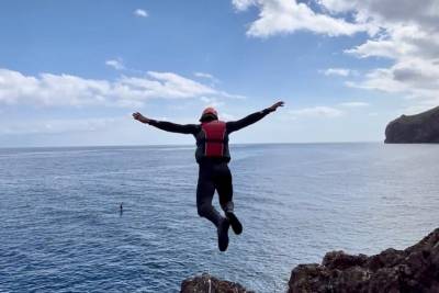 Garajau Coastal Hike and Cliff Jumping