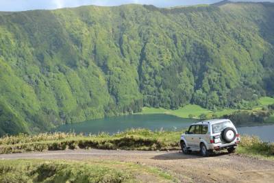 Full-Day Jeep Tour: Sete Cidades and Ferraria