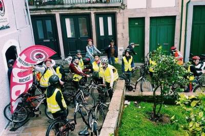 Historic Guided Tour - Electric Bike (Full day)