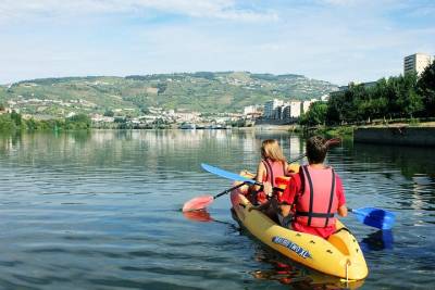 Kayaking, Hiking & 4x4 adventure In Douro valley with Lunch included