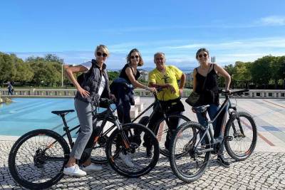 7 Hills and 14 Viewpoints - Lisbon E-Bike Tour