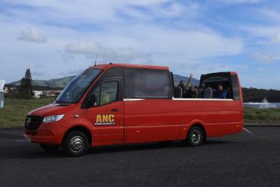 Minibus Sightseeing Sete Cidades Tour