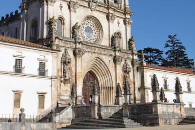 One Way Lisbon to Porto, through Obidos, Nazare, Alcobaca and Aveiro