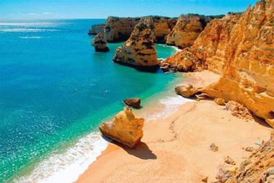 Half-Day Algarve Private Tour by Convertible from Portimão