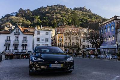 Tesla Half-Day Private Tour: Lisbon to Sintra