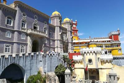 Small group tour through the romantic Sintra & amazing Cabo da Roca & Cascais