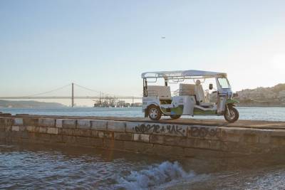 Lisbon: 2-Hour Lisbon to Belém and the Golden Age - Exclusive Eco Tuk Tour