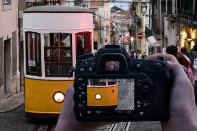 Private Lisbon Photography Walking Tour with a Professional Photographer