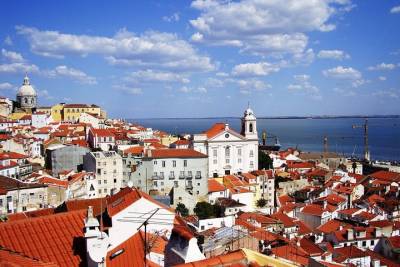 Private Lisbon route: Transfers, city tour and full day Sintra w/ driver & guide