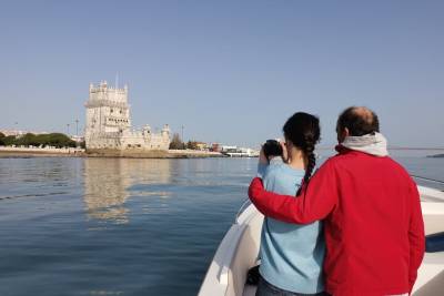 Sintra Full-Day Private Tour with boat ride from Cascais to Lisbon