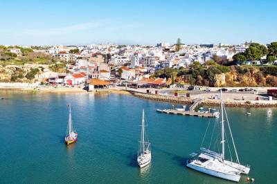 Private transfer from Faro Airport to Alvor (1-4pax)