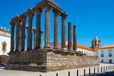 Private Full-day Évora and Comporta Beach Tour from Lisbon