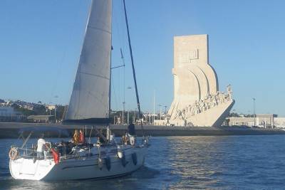 Lisbon boat tour with locals