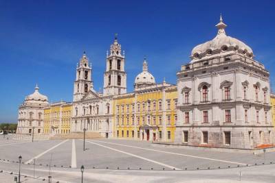 Tomar and Mafra Small Group Tour from Lisbon